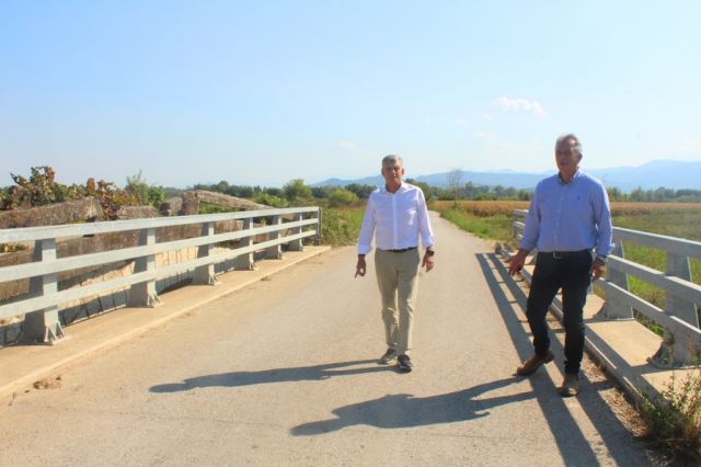 Βελτιώνει το δρόμο προς τη Λαφίνα Πύλης η Περιφέρεια Θεσσαλίας