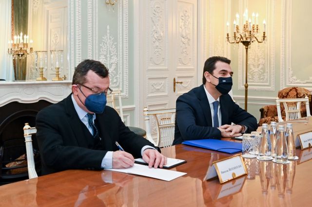  Στην Αγία Πετρούπολη ο Σκρέκας - Προπομπός της συνάντησης του Πρωθυπουργού με τον Πρόεδρο της Ρωσίας