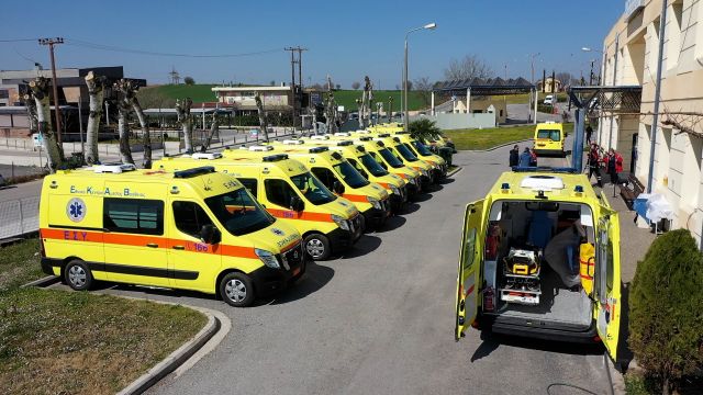 10 νέα πλήρως εξοπλισμένα ασθενοφόρα παρέδωσε στο ΕΚΑΒ η Περιφέρεια Θεσσαλίας