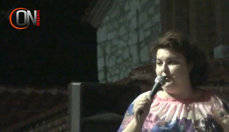Η Ρενάτα Σακελλαρίου Μακρή μάγεψε με την φωνή της τους κατοίκους της Φαρκαδόνας