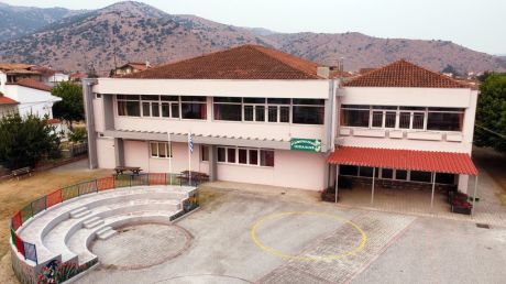 Μεταφορές μαθητών και απογευματινά μαθήματα στο δήμο Φαρκαδόνας
