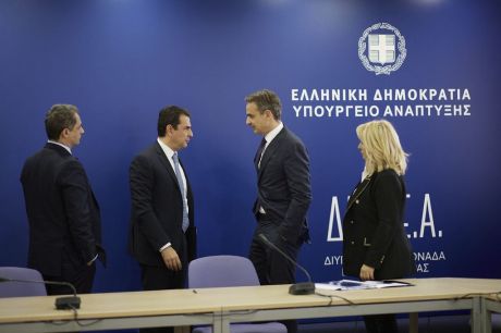 Τον Πρωθυπουργό Κυριάκο Μητσοτάκη υποδέχθηκε στο Υπουργείο Ανάπτυξης ο Κώστας Σκρέκας