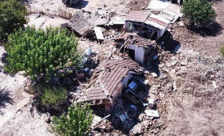 Στήνεται η δομή φιλοξενίας πλημμυροπαθών στη Φαρκαδόνα - Ξεκίνησαν οι αιτήσεις για προσωρινή στέγαση στους οικίσκους