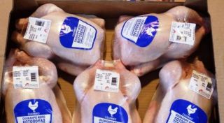 Δήμος Φαρκαδόνας: Διανομή κοτόπουλου στους δικαιούχους του ΚΕΑ