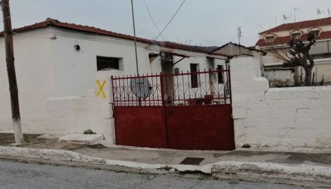 Οιχαλία: Έλεγχοι από τον δήμο Φαρκαδόνας σε πληγείσες οικίες από το σεισμό